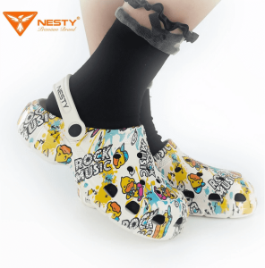 DÉP SỤC NESTY UNISEX IN CHỦ ĐỀ ROCK MUSIC FULL SIZE CHO CẢ GIA ĐÌNH NE01-7 DéP Sandal Đế Bằng Nam Hoa